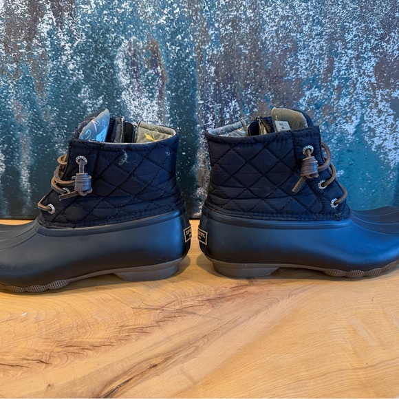 Sperry Women's Saltwater Quilted Duck Boots – Size 6 women’s (EUC) - Picture 4 of 13